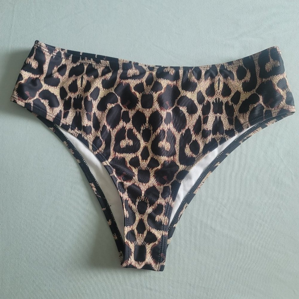 Bikini Bottoms ~ Leopard Print ~ Sz Lg